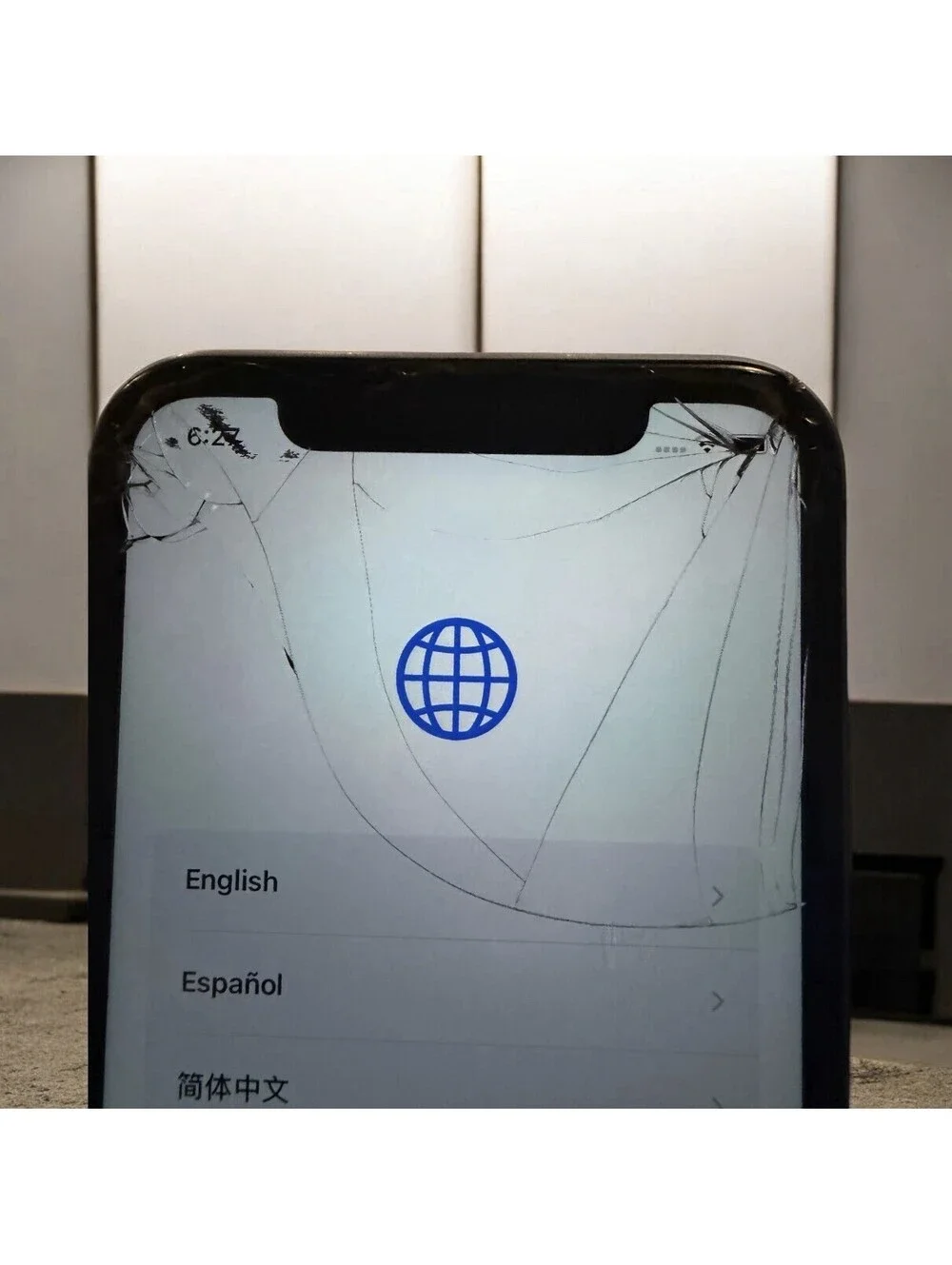 Apple iPhone XR 64GB Blue 6.1” Cracked Screen For Parts Repair